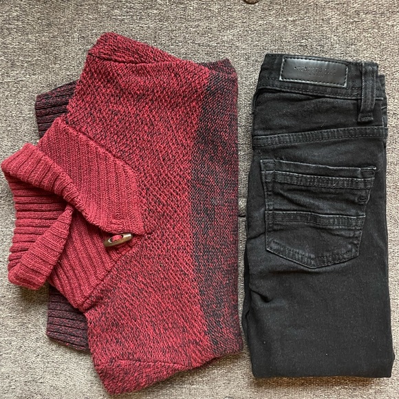 Sweater and Kenneth Cole jeans, size 4 - Picture 2 of 4